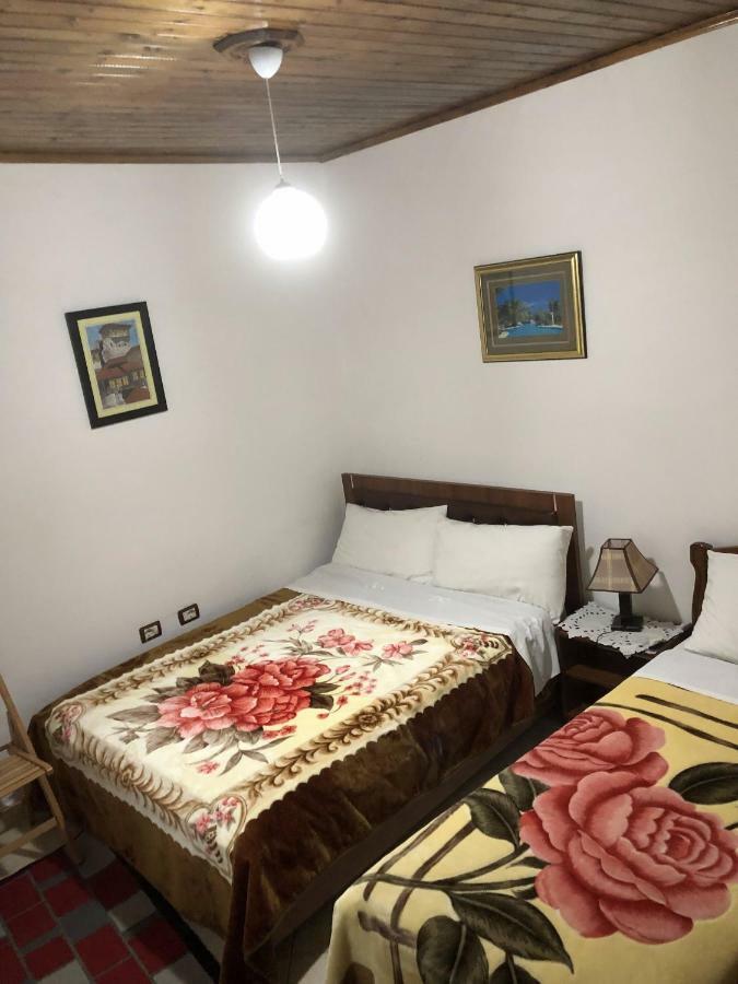 Tomor Shehu Guest House Берат Екстер'єр фото