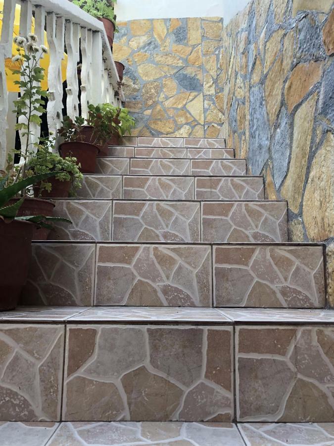 Tomor Shehu Guest House Берат Екстер'єр фото