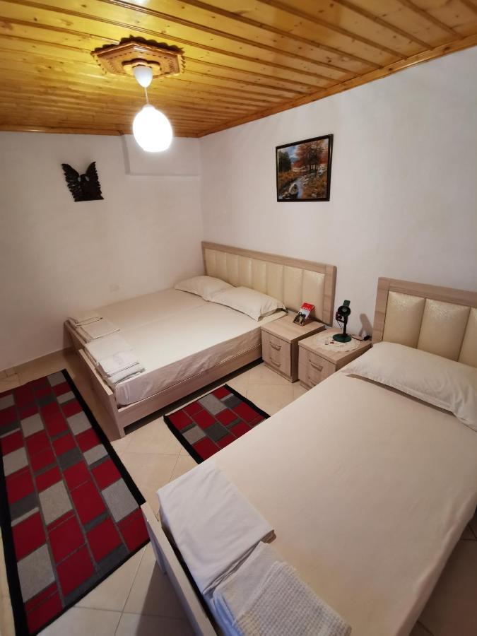 Tomor Shehu Guest House Берат Екстер'єр фото
